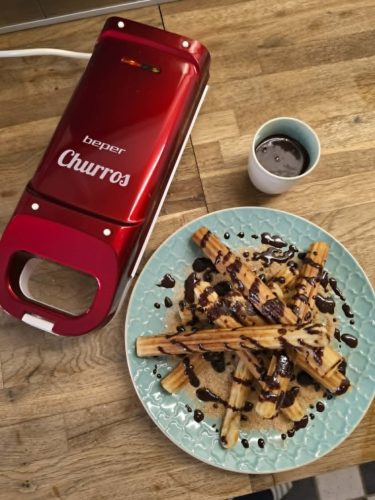 BEPER BT.600Y Churros Sütő 750 W, Tapadásmentes Felület, Hőálló Fogantyú, Piros, 4 churros egyszerre