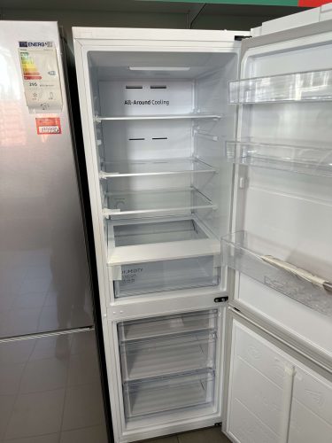 Samsung RB34C672DWW-EF NoFrost Alulfagyasztós hűtőszekrény, 185 cm, D, energiaosztály, digitális kijelző, fehér, Óriási űrtartalom