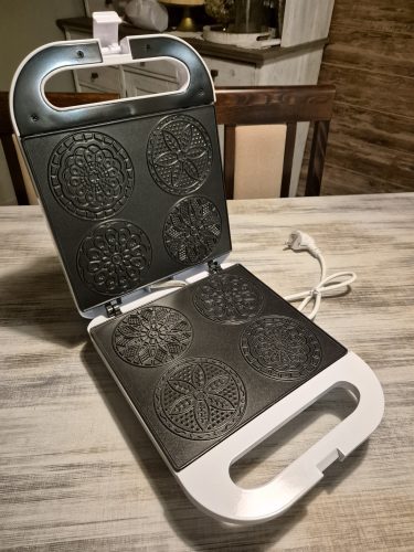 Hauser SN-1450 Ostyasütő, Sajtos tallérsütő Virágmintás, ajándék receptfüzettel és spatulával, 1500 W, tapadásmentes felület ÁTMENETI KÉSZLETHIÁNY!